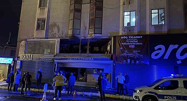 Küçükçekmece'de ayakkabı dükkanında korkutan yangın