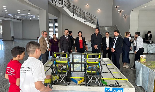 Küçükçekmece'de Bilişim ve Teknoloji Ödül Töreni düzenlendi
