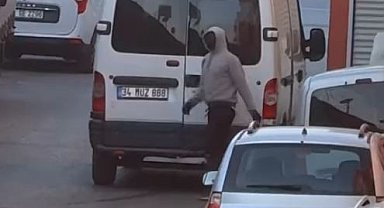 Küçükçekmece'de maskeli hırsızlar kamerada