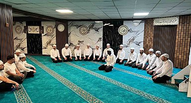 Kur'an-ı Kerim'i öğrenen öğrencilere hediye