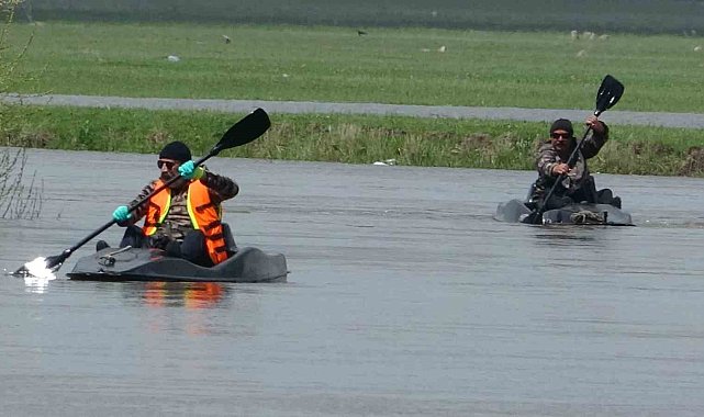 Kura Nehri'nde kano heyecanı