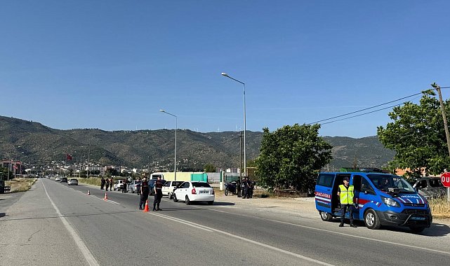 Kurallara uymayan 8 sürücü cezadan kaçamadı