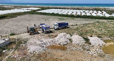 Kuş cennetinden kamyon kamyon moloz ve torbalarca poşet çöp çıktı