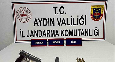 Kuşadası ve Söke'de ruhsatsız av tüfeği ve tabanca ele geçirildi
