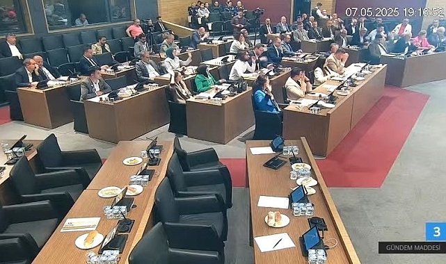 Kütahya Belediye Meclisi'nde MHP'li üyeler toplantıyı terk etti
