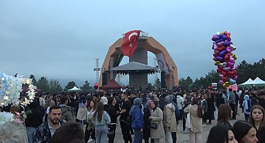 Kütahya Dumlupınar Üniversitesi DPÜ Fest 2025 coşkuyla başladı