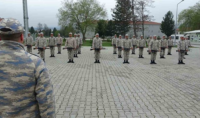 Kütahya Hava Er Eğitim Tugay Komutanlığında 1 yılda 33 bin Mehmetçik eğitim aldı
