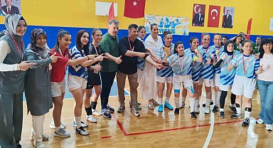 Kütahya kız futsal takımı Türkiye şampiyonu