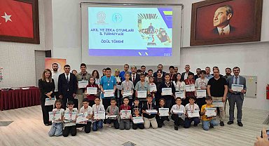 Kütahya'da akıl ve zeka oyunları il turnuvası ödül töreni