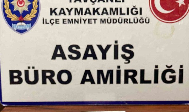 Kütahya'da kitap arasına uyuşturucu koyarak satan şüpheli tutuklandı