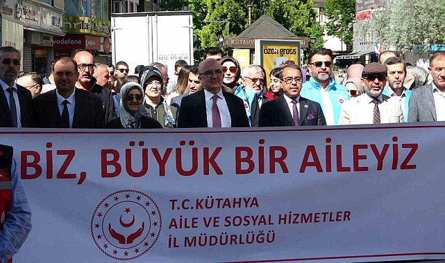 Kütahya'da "Büyük Aile Yürüyüşü" düzenlendi