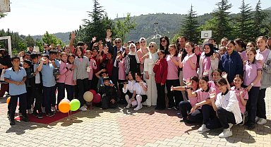 Kütahya'da sanat ve edebiyat rüzgârı, Adnan Menderes Ortaokulu'ndan anlamlı festival