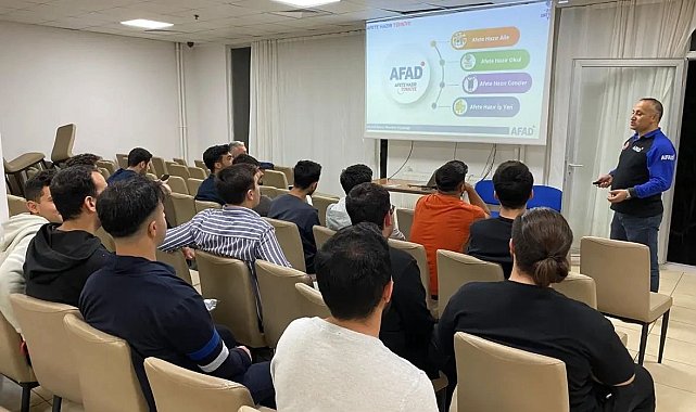 KYK'da kalan öğrenciler AFAD konusunda bilgilendirildi