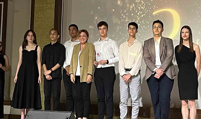 Lise öğrencileri 'bağımlılığa' kısa film yarışması ile dikkat çekti