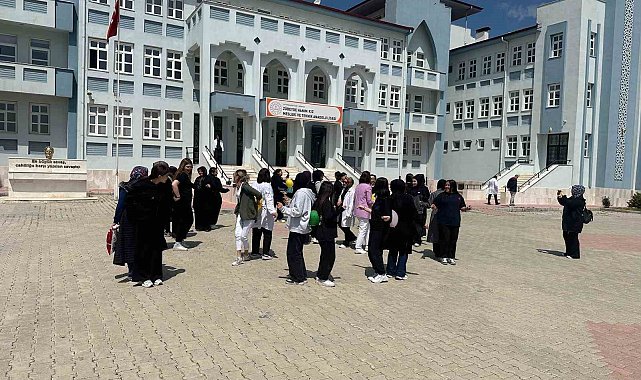 Lise öğrencilerinden 'Mesleğimi Öğreniyorum, Ailemle Paylaşıyorum' etkinliği