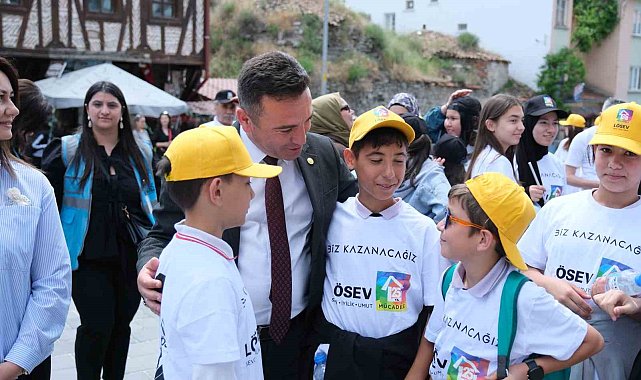 Lösemiyi yenen "Kahraman Çocuklar" için Sivrihisar'da Sağlıklı Yaşam Yürüyüşü düzenlendi