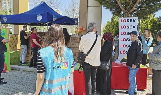 LÖSEV'den 250 aileye et dağıtımı