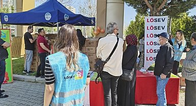 LÖSEV'den 250 aileye et dağıtımı