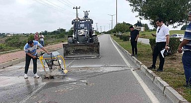Mahkemeyi kazanan arazi sahipleri turizm yolunu kazıp araç trafiğine kapattı