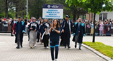 Malatya Turgut Özal Üniversitesi'nde mezuniyet coşkusu