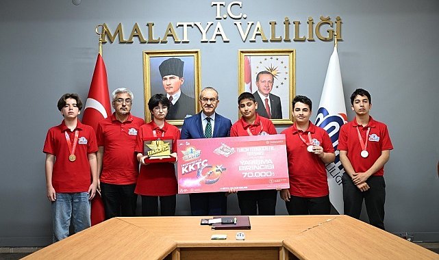 Malatyalı genç yetenekler başarılarını Vali Yavuz'la paylaştı
