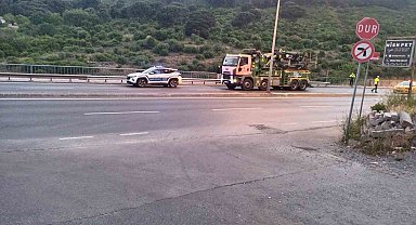 Maltepe'de kontrolden çıkan otomobil gölete uçtu