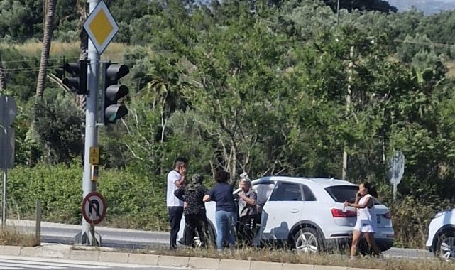 Manavgat'ta kırmızı ışıkta otomobil ile kamyonet çarpıştı: 3 yaralı