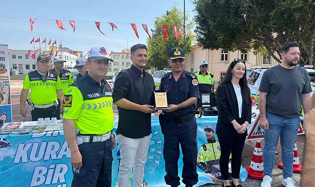 Manavgat'ta örnek sürücülere plaket verildi