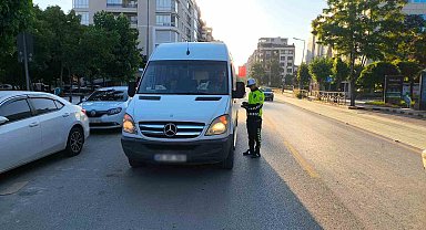 Manisa'da 7 servis aracı trafikten men edildi