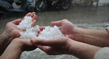 Manisa'da dolu yağışı etkili oldu