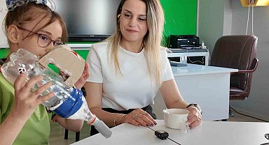 Manisalı ilkokul öğrencisi atık malzemelerden sessiz süpürge yaptı