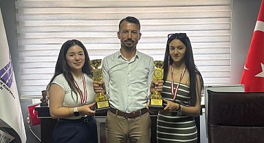 Manisalı kuaförler Denizli'den kupayla döndü