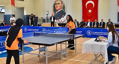 Mardin Midyat'ta masa tenisinde ödüller sahibini buldu