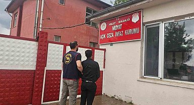 Mardin'de cezaevi firarisi düğün salonunda saz çalarken yakalandı