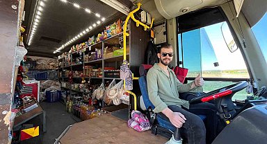 Marketini 'sırtına' sarıp köyleri gezmeye başladı; "O olmasa aç kalırız"