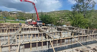 Mazgirt'te depreme dayanıksızlığı nedeni ile yıkılan okul yeniden yapılıyor