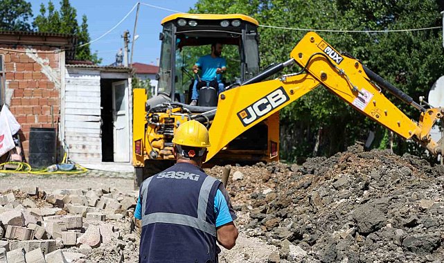 Mekece Mahallesi'nin 2 bin metrelik içme suyu hattı yenileniyor