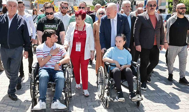 Menemen'de sevgiye ve umuda engel yok