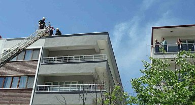 Menteşe'de bacadan çıkan yangın paniğe neden oldu