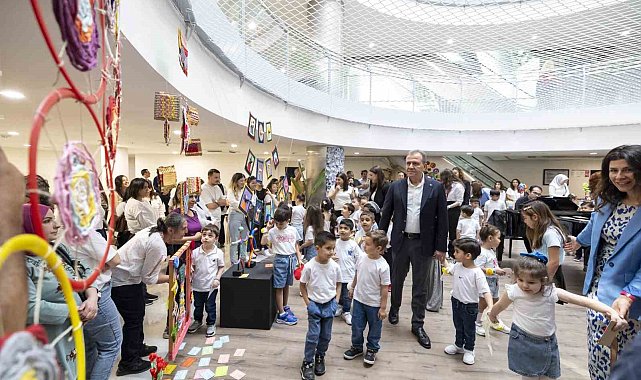 Mersin'de 'Tükenmeyen Sevgiler, Dönüşen Eserler Sergisi' açıldı