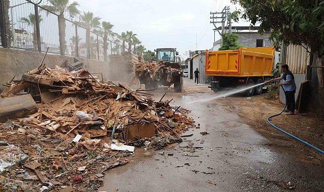 Mersin'de her gün tonlarca atık toplanıyor