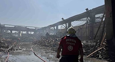 Mersin'deki fabrika yangınında soğutma çalışmaları sürüyor