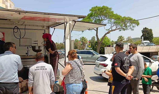 Meslektaşlarından merhum Dr. Refik Kul'a vefa