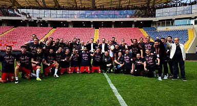 Milletvekili Hatipoğlu: "Tarih yazdınız, Eskişehirspor'um!"