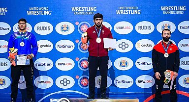 Milli güreşçilerden 5 madalya