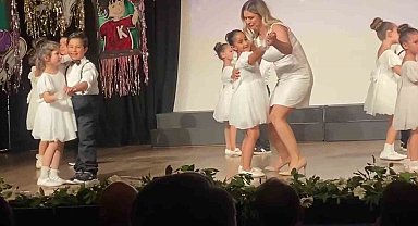 Minik dansçının partnerinin sahnede ayakkabısı çıkınca imdadına öğretmeni yetişti