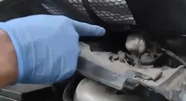 Motor parçalarına sakladıkları uyuşturucuyla insanları zehirleyeceklerdi