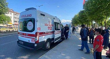 Motosiklet babaanne ile torununa çarptı: 3 yaralı