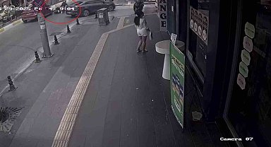 Motosiklete çarpan otomobil sürücüsü durmayıp uzaklaştı