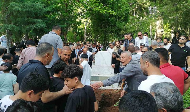 Motosikletin çarpması sonucu hayatını kaybeden 12 yaşındaki çocuk toprağa verildi